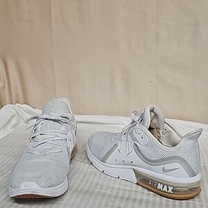 NIKE AIR MAX SEQUENT 3 WOMENS SNEAKERS